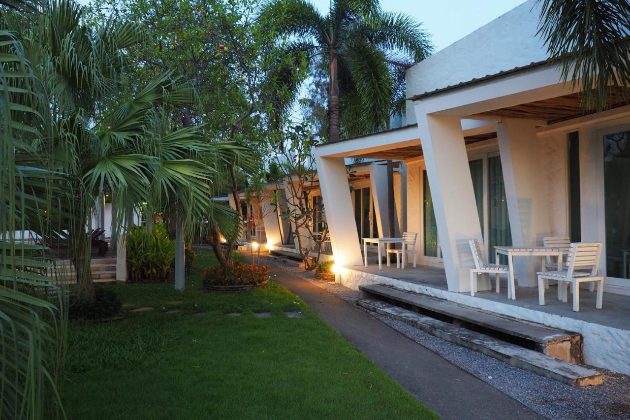 Kochira Hotel HHQ Buitenkant foto