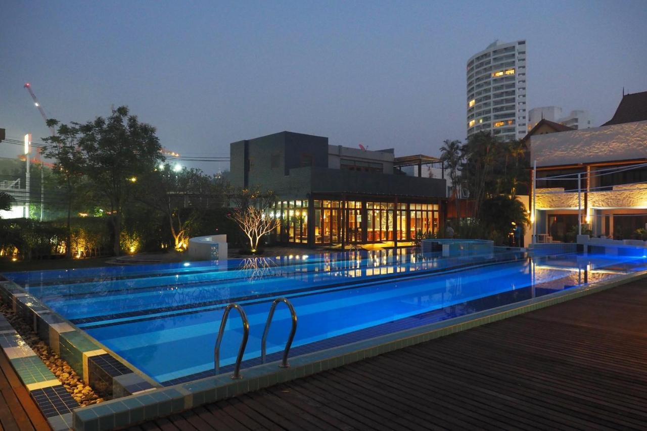 Kochira Hotel HHQ Buitenkant foto